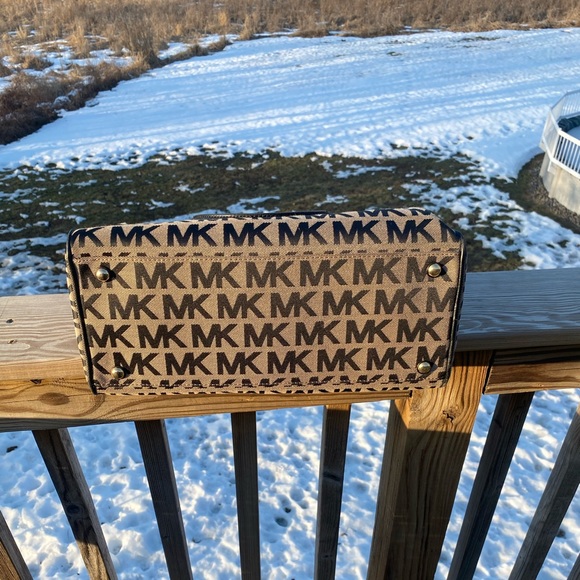 SOLD - Picture 2 of 3